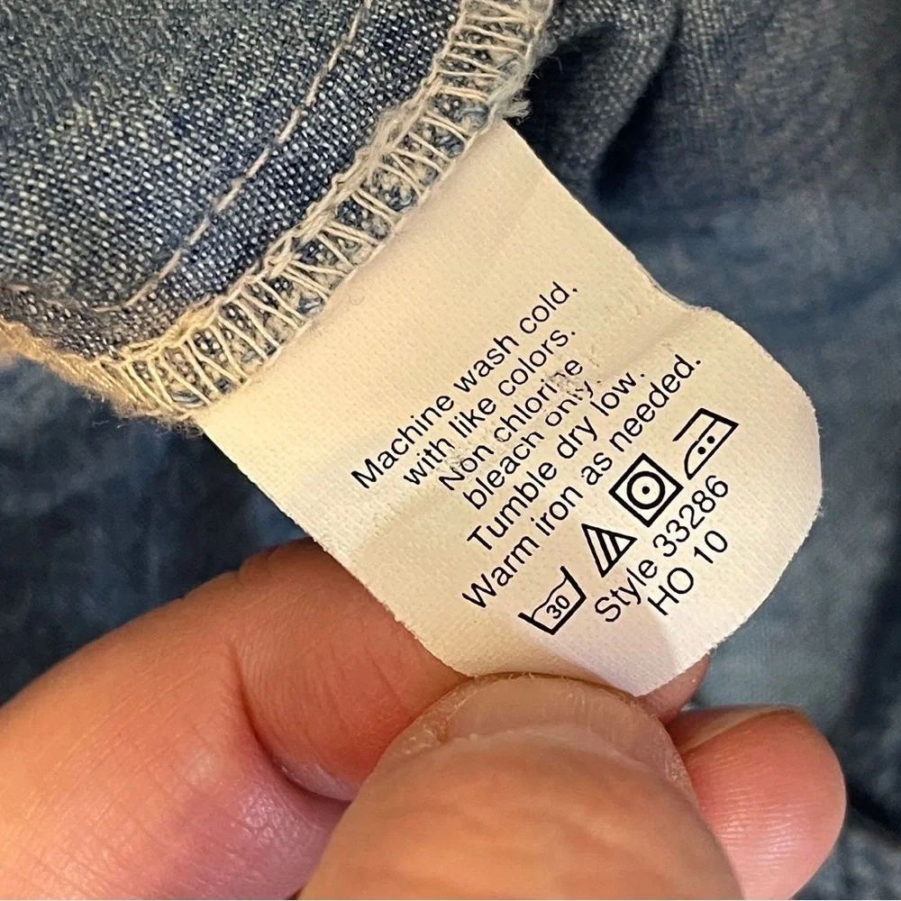 J. Crew 100% Cotton Chambray Tuxedo Pleat Button Down Shirt‎ Women’s 6